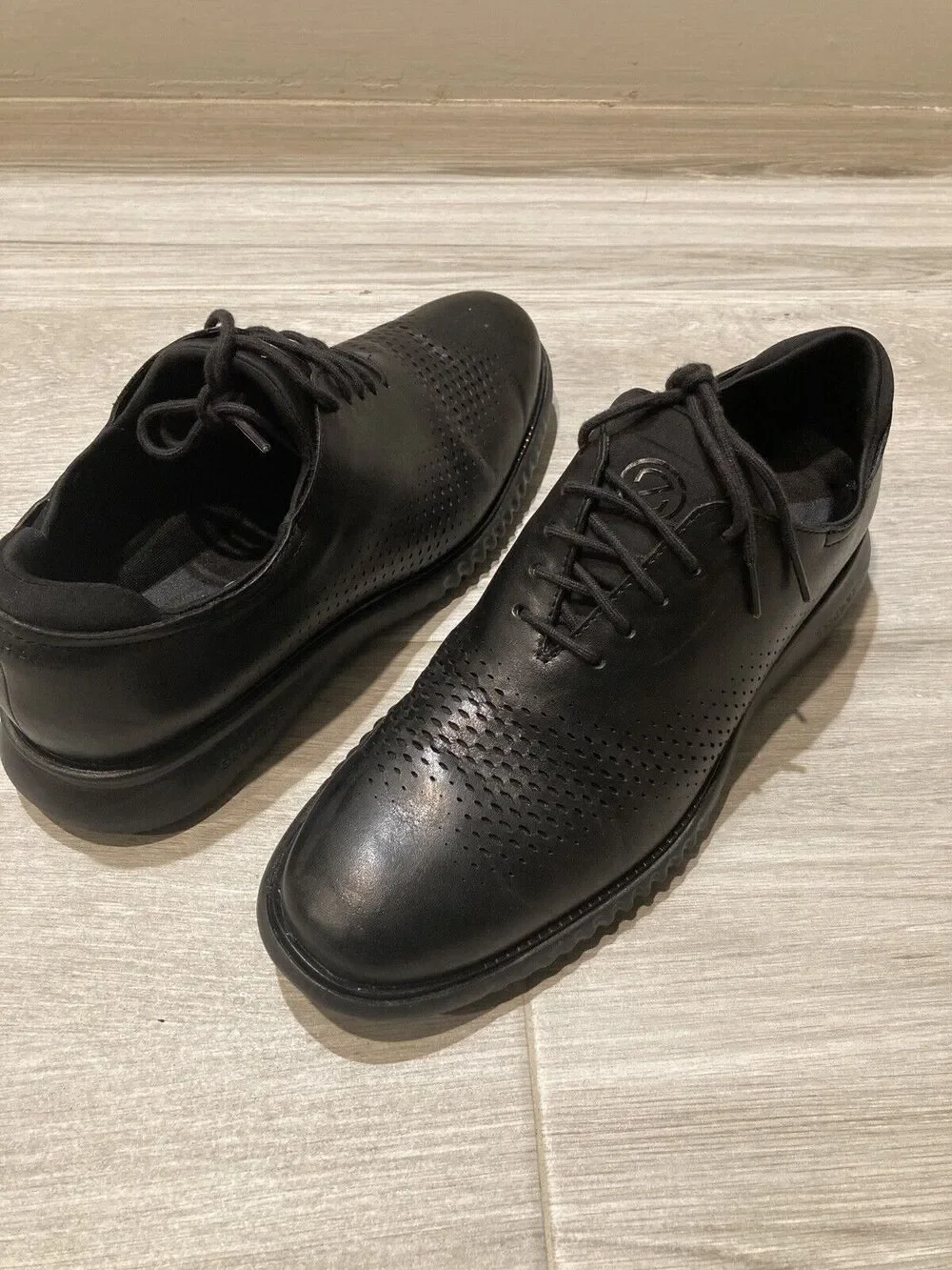 COLE HAAN ZERØGRAND Laser Wingtip Men's Black Oxford Shoes Size 9M